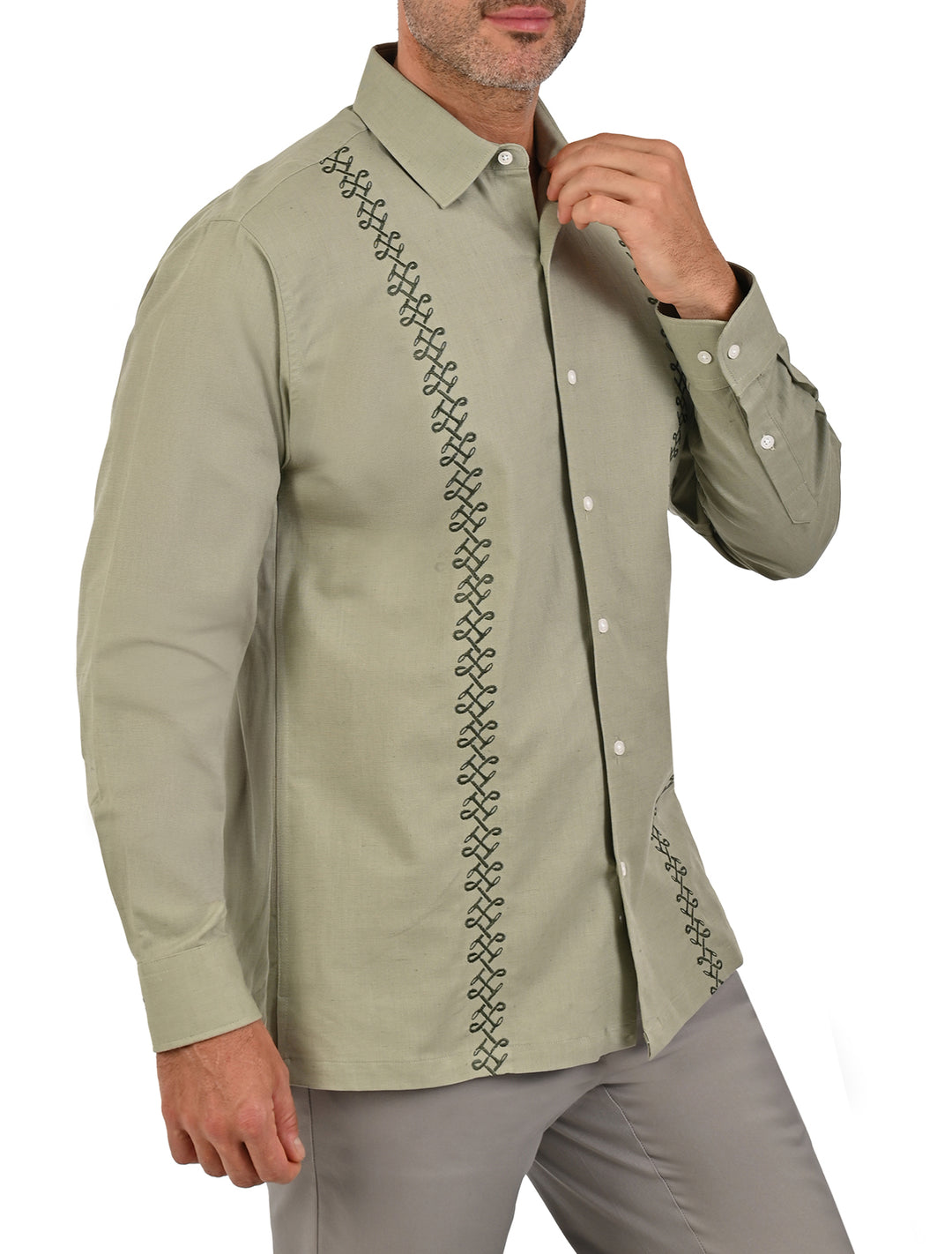 Vista lateral de guayamisa manga larga verde olivo con bordado decorativo para hombre - Ropa Flamingo