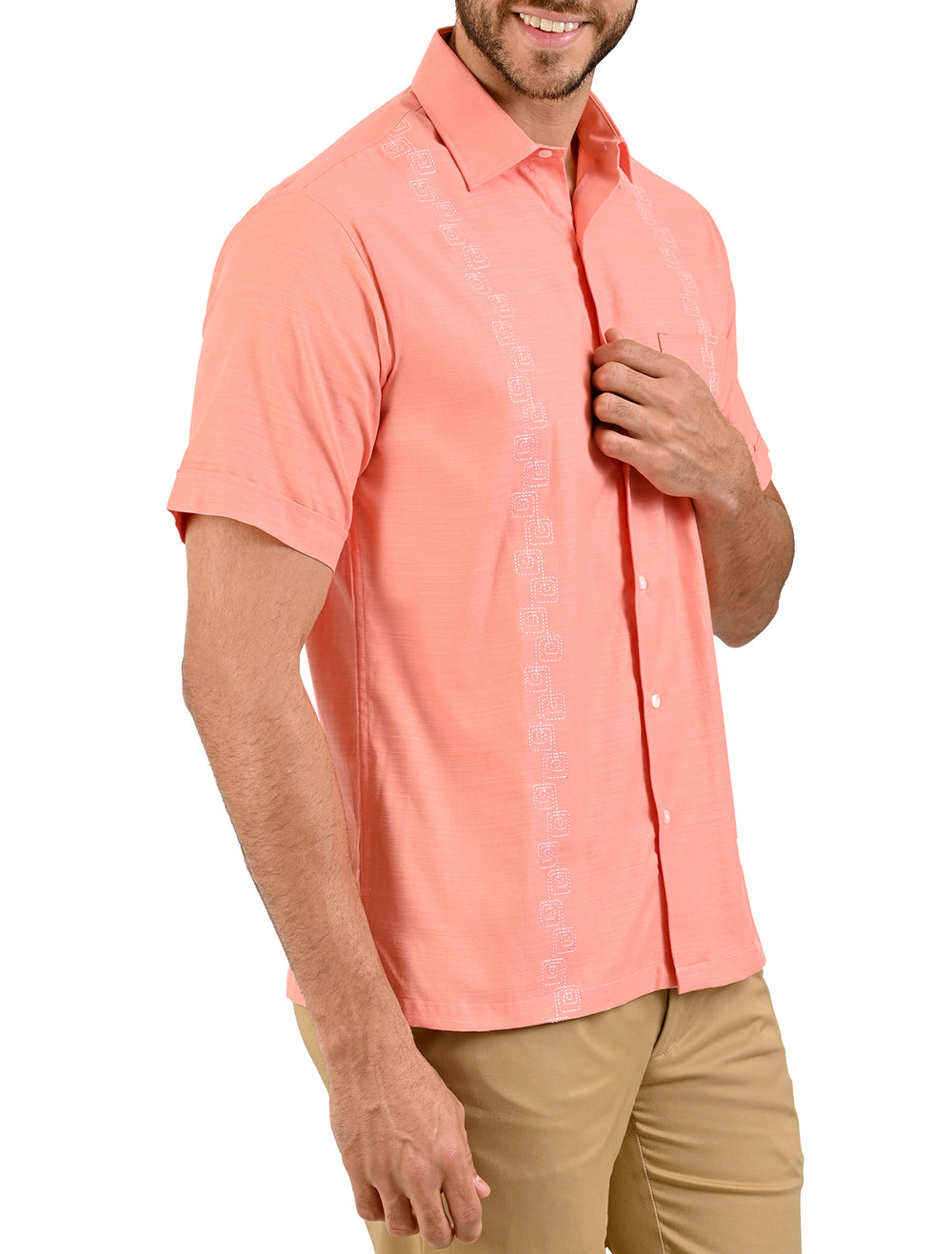 Vista lateral de guayamisa manga corta salmón con bordado blanco - Ropa Flamingo
