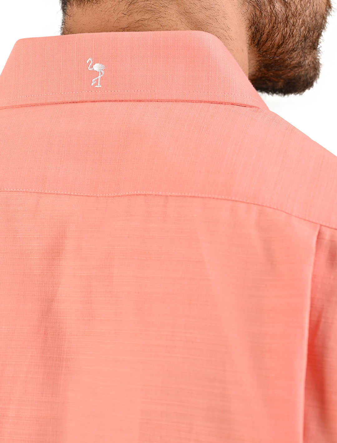 Guayamisa manga corta salmón con bordado blanco, vista de cuerpo entero - Ropa Flamingo