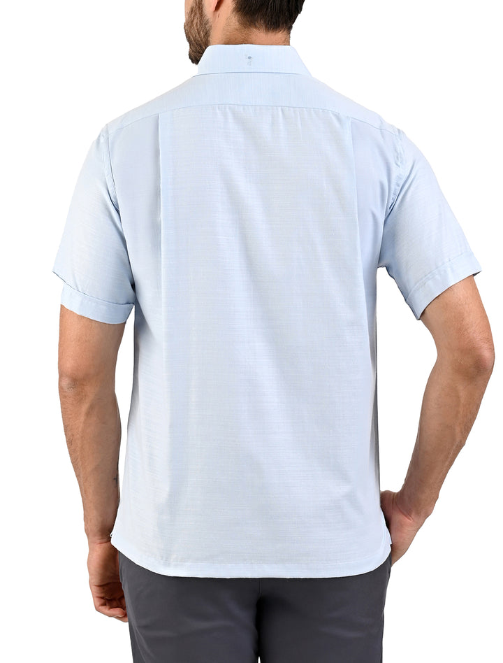 Vista trasera completa de guayamisa manga corta celeste con bordado - Ropa Flamingo