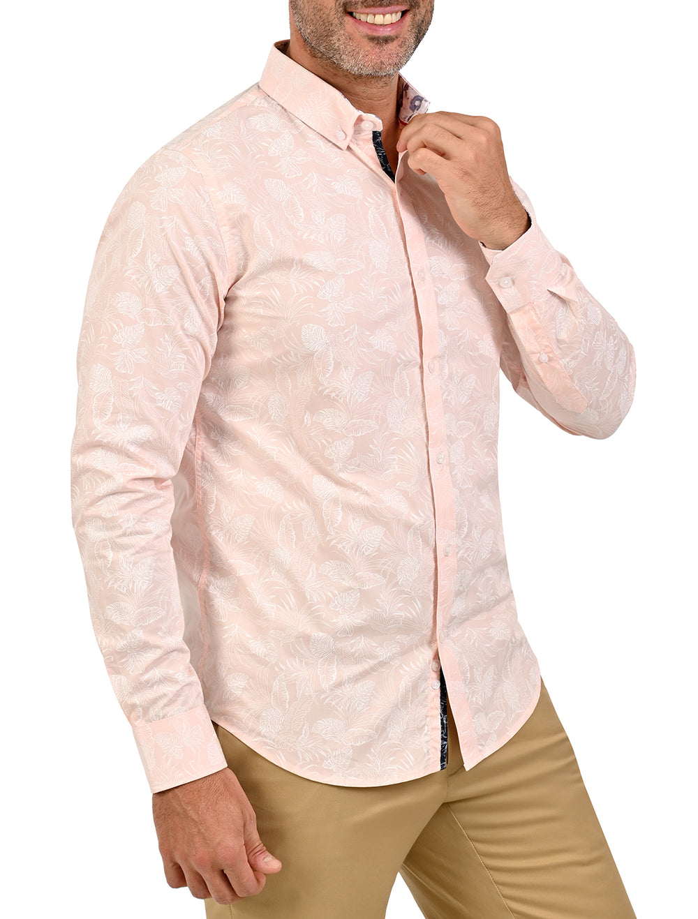 Vista lateral de camisa manga larga tropical salmón con estampado floral - Ropa Flamingo