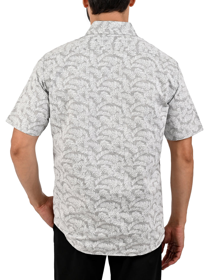Vista trasera de camisa manga corta slim con estampado de hojas color blanco - Ropa Flamingo