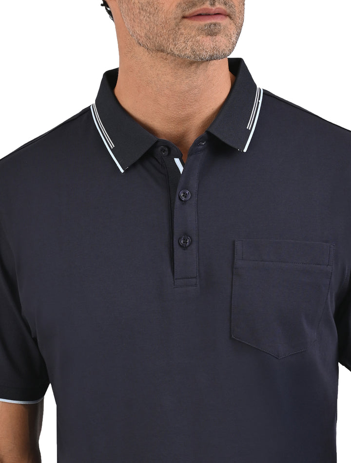 Polo Flamingo Linier Sorona azul marino para hombre, postura relajada vista frontal - Ropa Flamingo