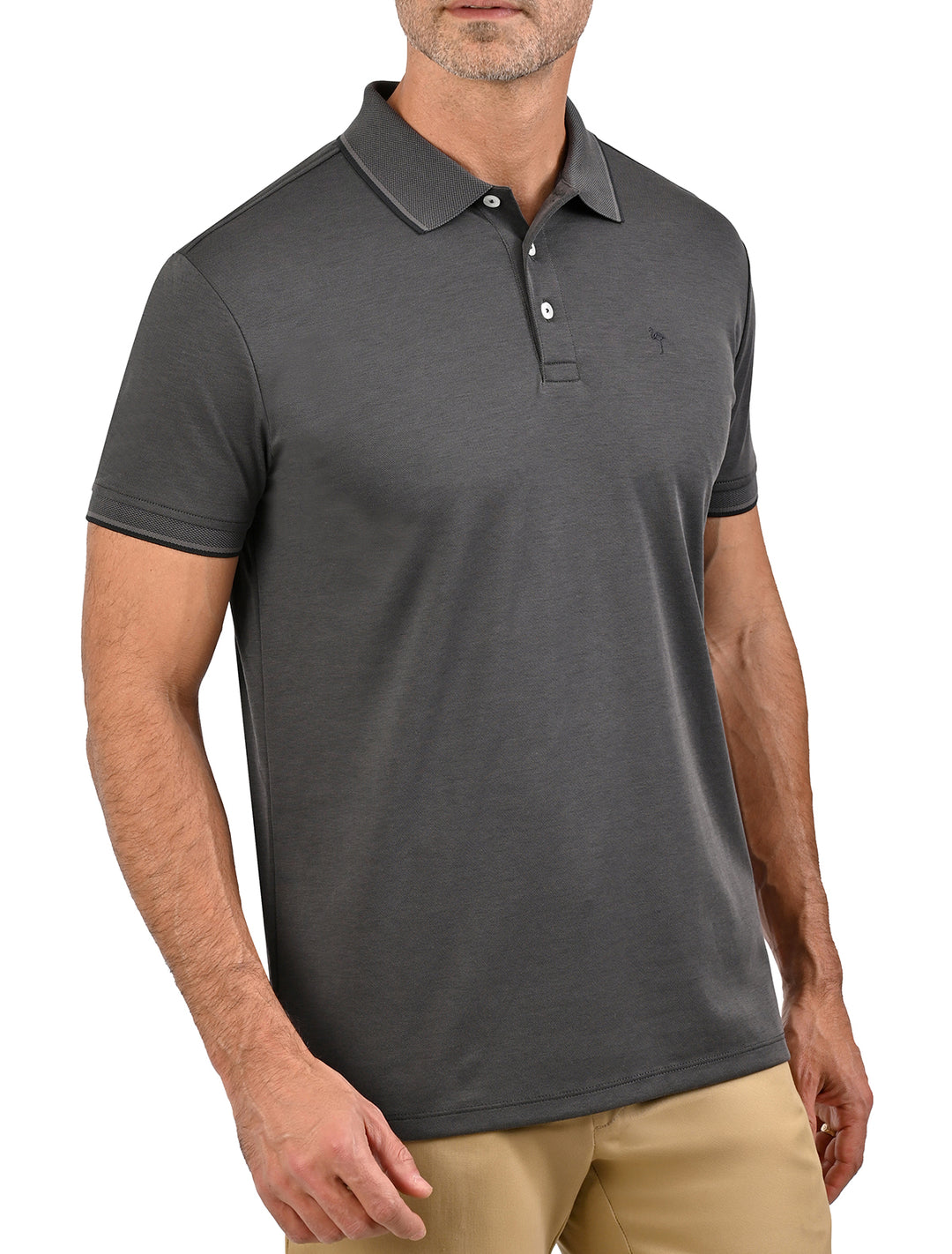 Vista frontal de polo de algodón Pima Peruano gris oscuro para hombre - Ropa Flamingo